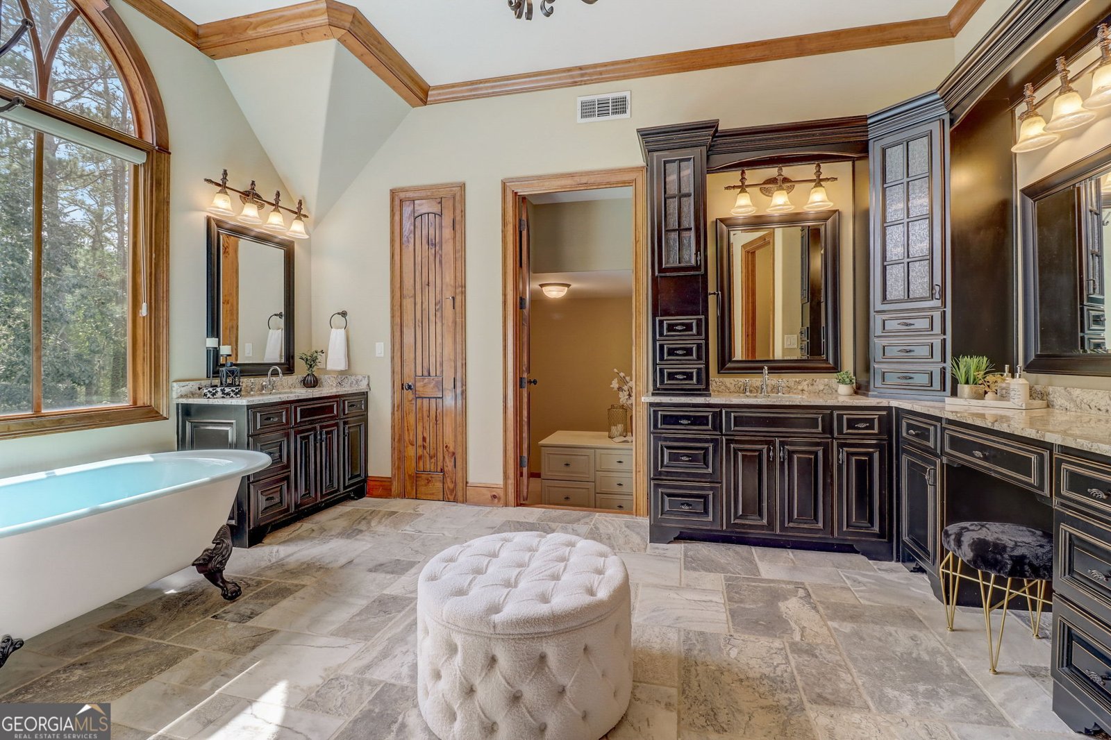 6219 Woodlake Drive Buford - 30