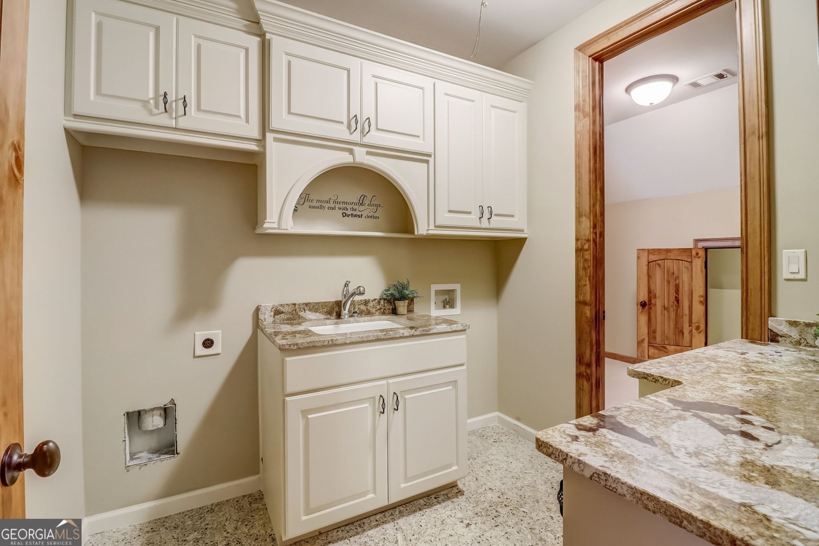 6219 Woodlake Drive Buford - 38