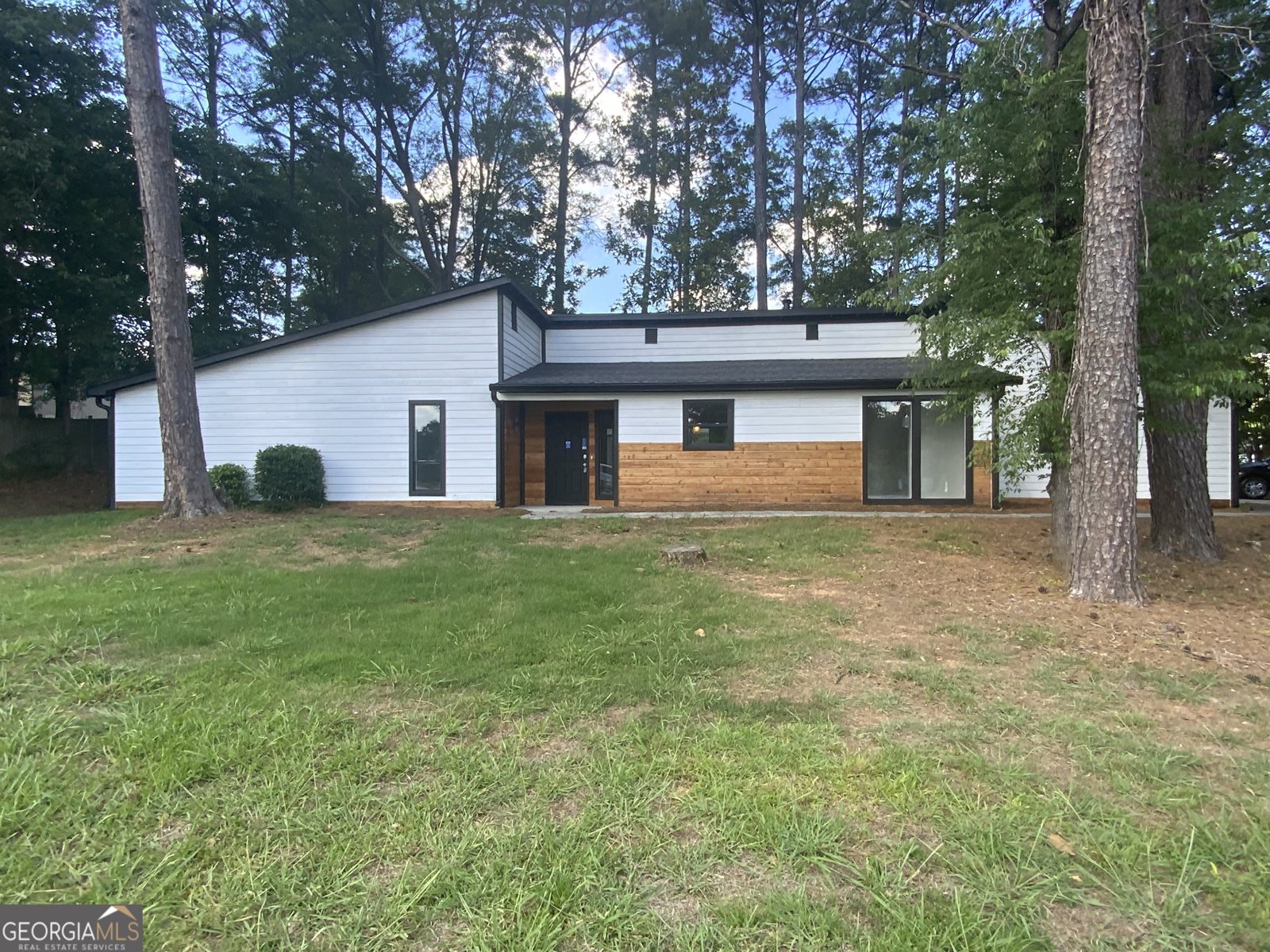 51 Holt Road Marietta - 1