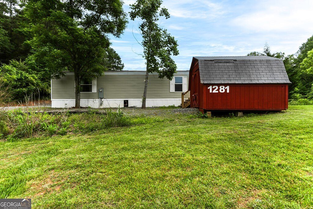 1281 Lawrence Smith Road Hayesville - 29
