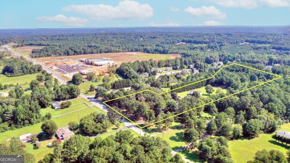 1042 Harbins Road Dacula - 4