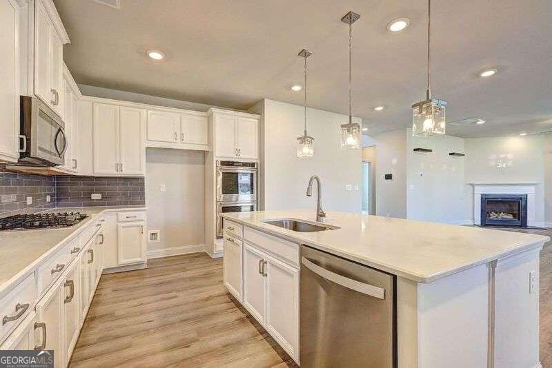 188 Blue Iris Court Winder - 2