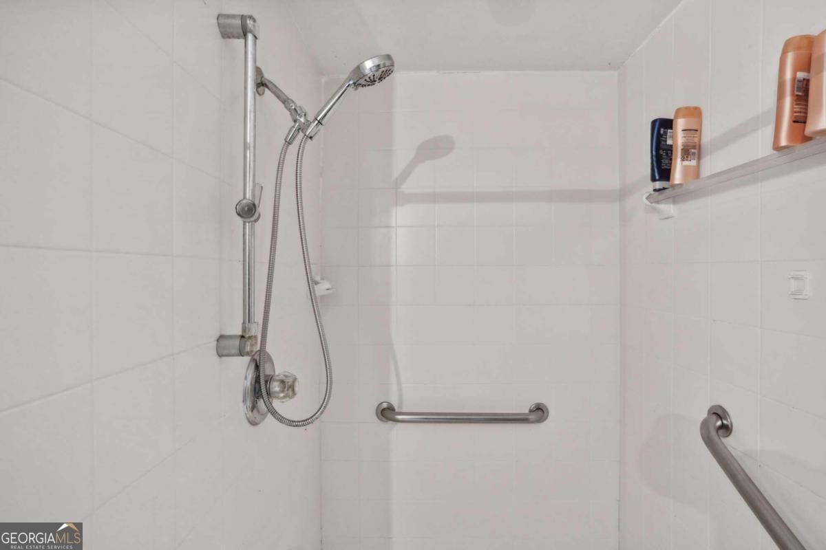 5622 Williamsburg Drive Norcross - 56