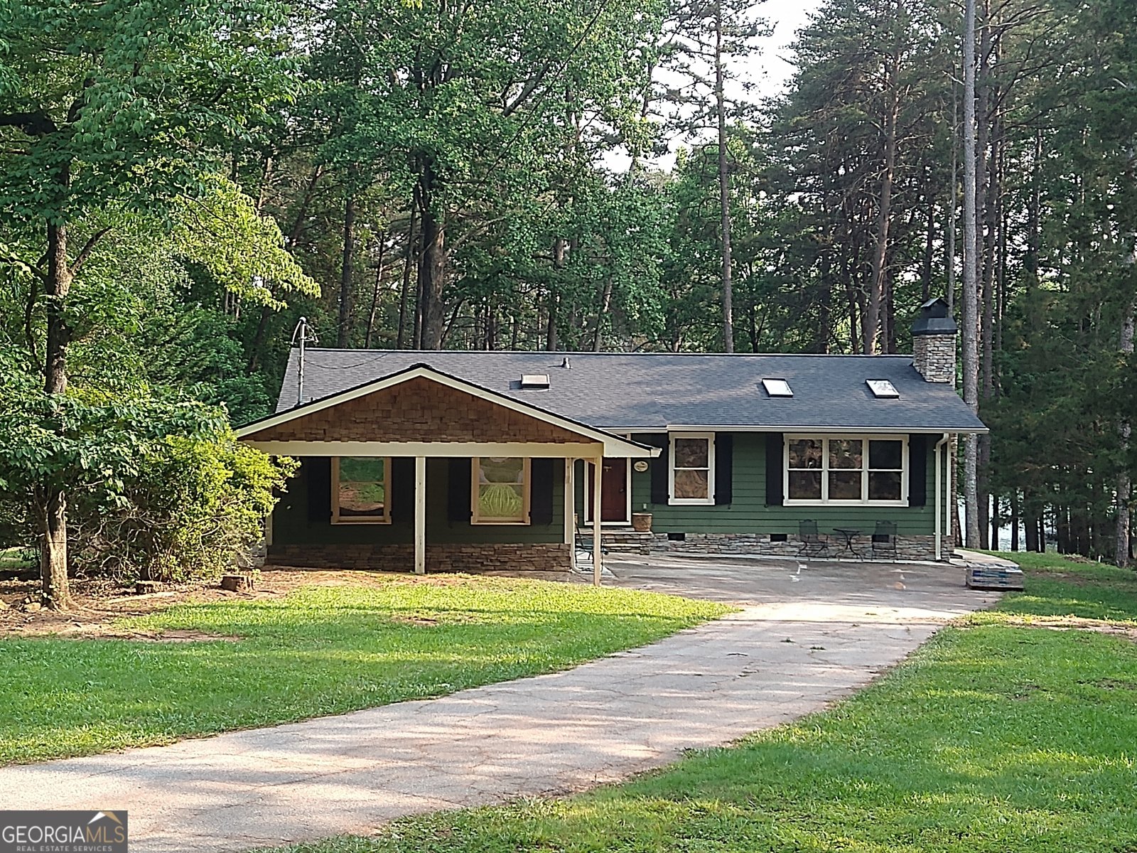 526 Riverbend Road Lavonia - 1