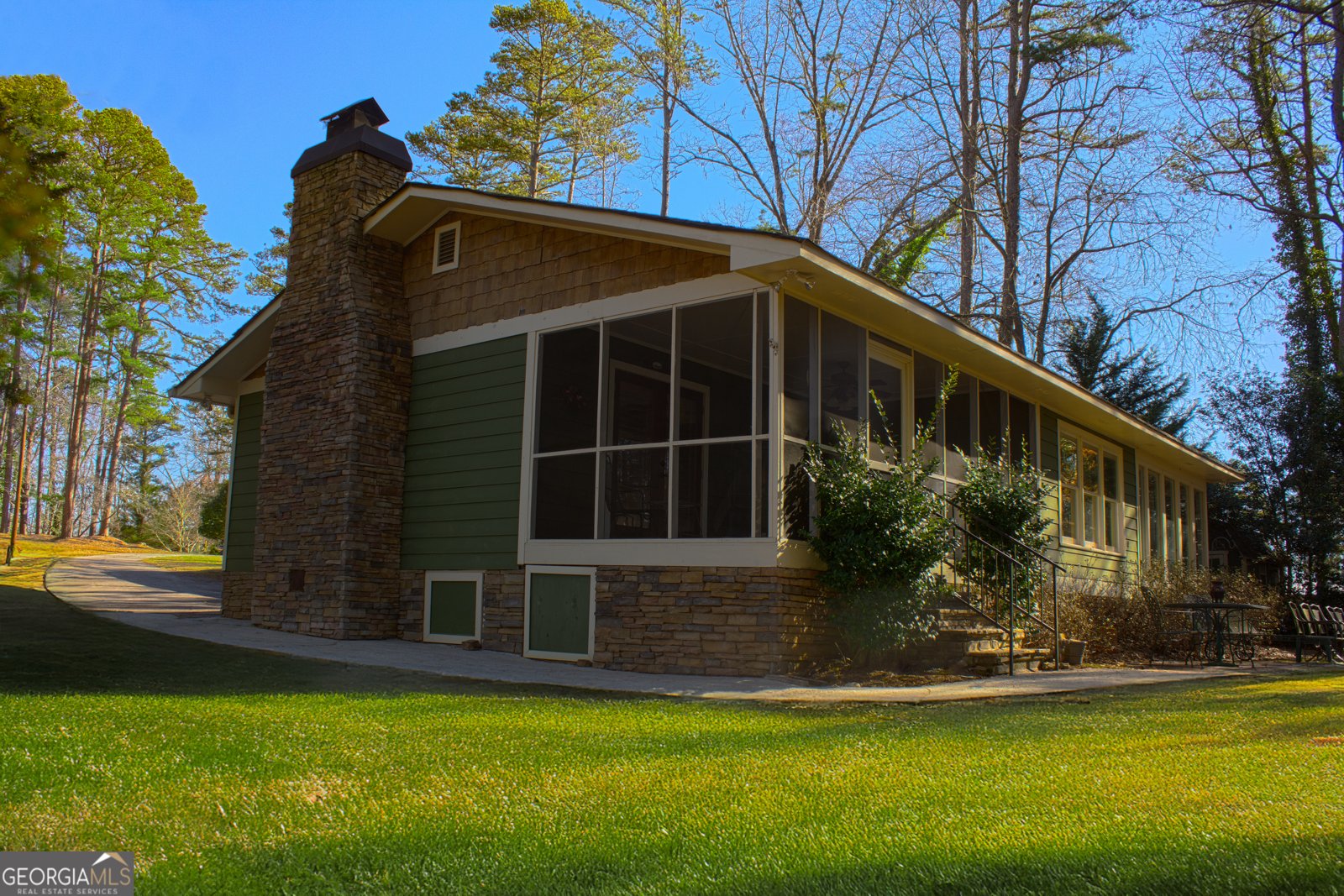 526 Riverbend Road Lavonia - 4