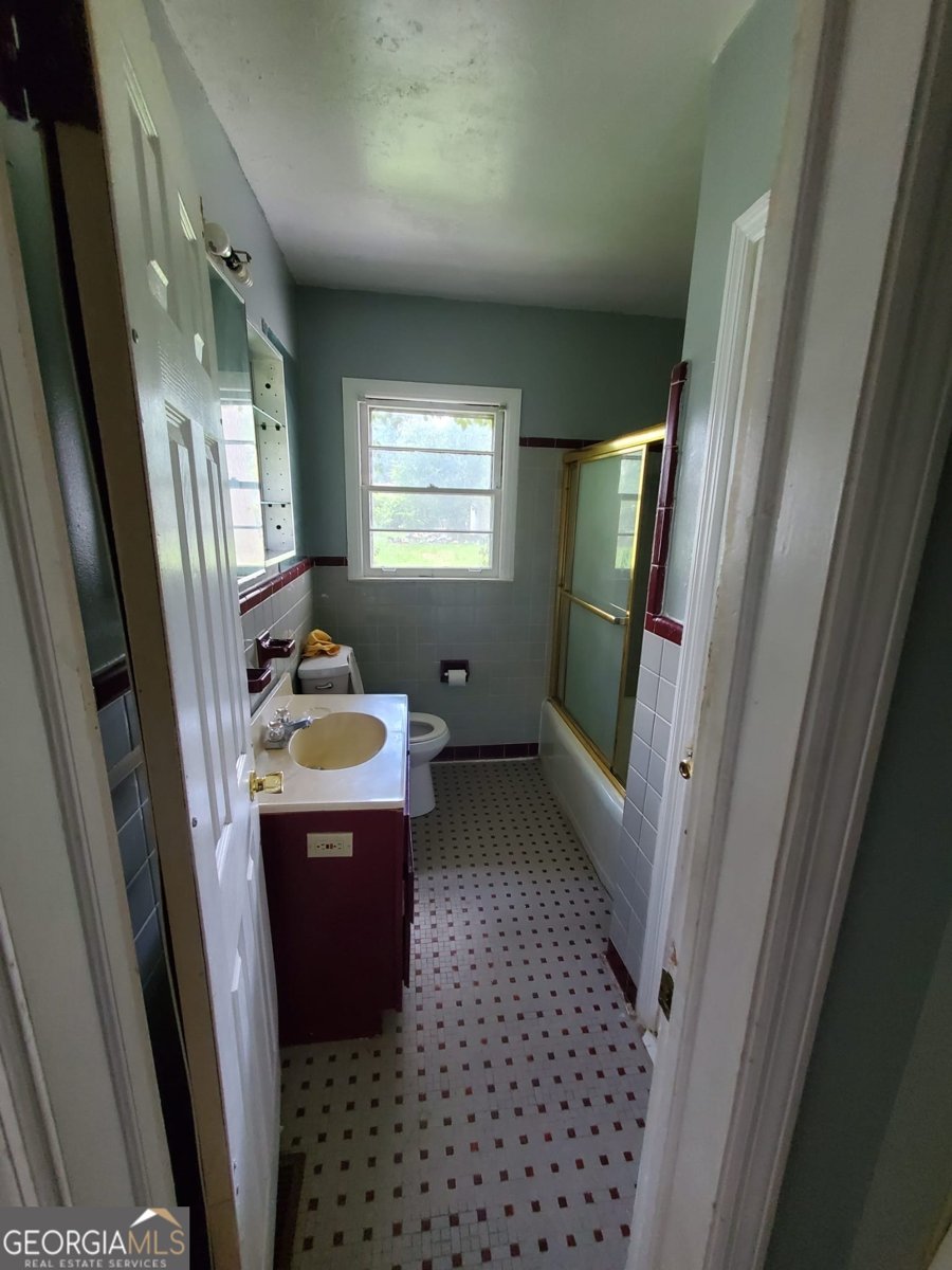 1217 Whispering Pines Road Albany - 7
