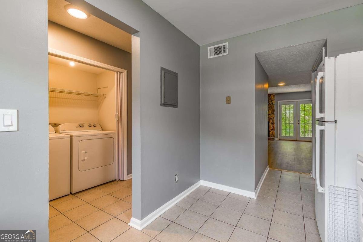 2498 Hidden Cove Court Gainesville - 16