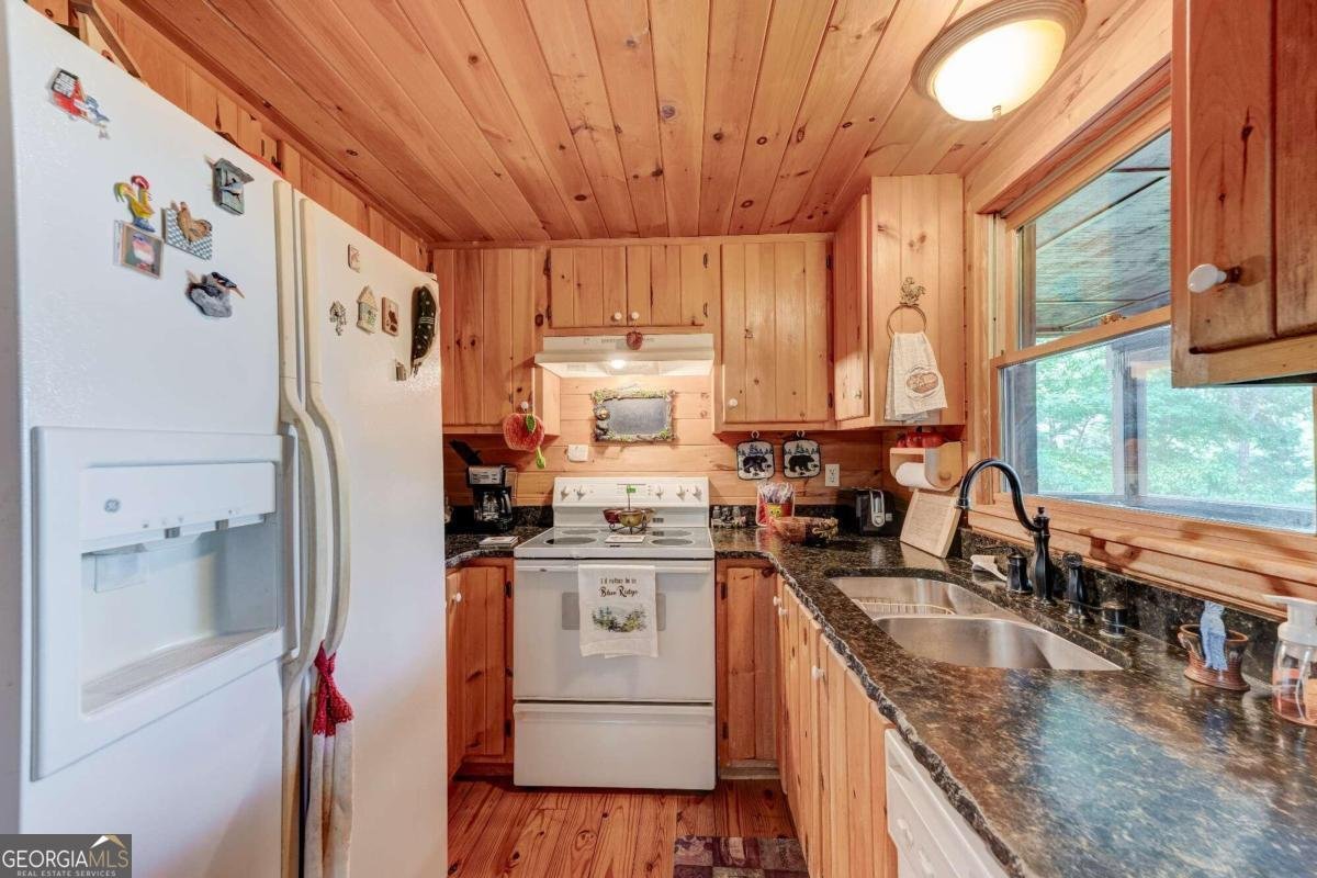 652 Fox Run Drive Blue Ridge - 8