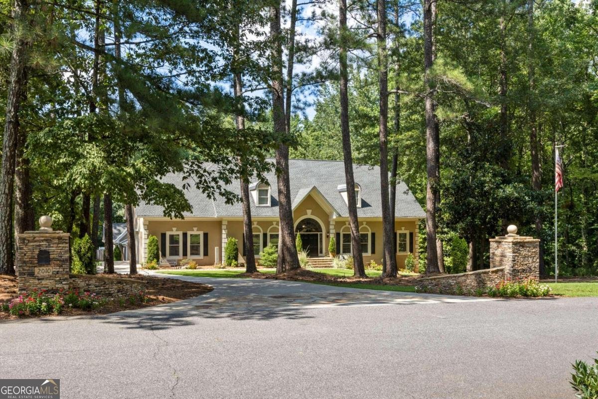 2010 Stonehedge Road Roswell - 58