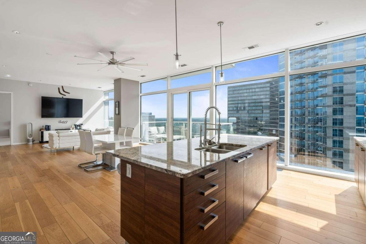 45 IVAN ALLEN JR. Boulevard Atlanta - 1
