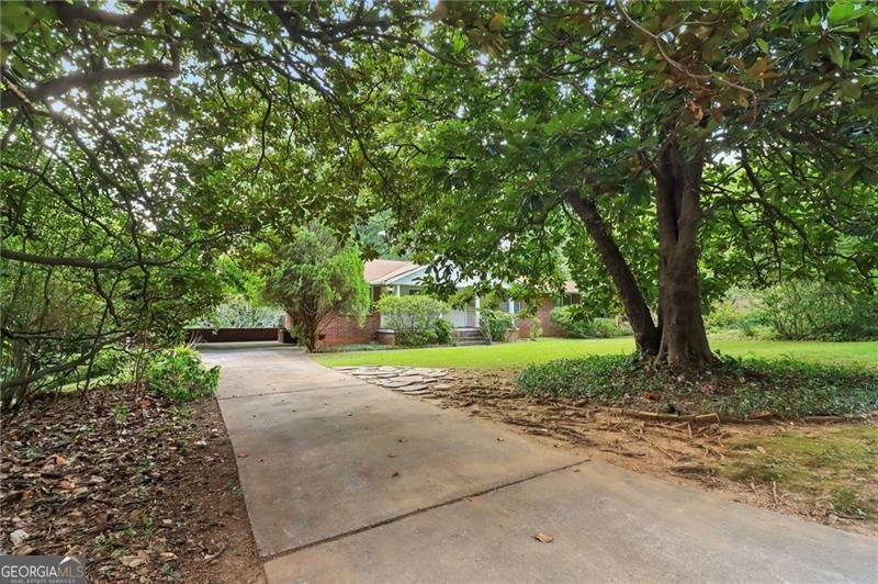 1272 Breezy Lane Atlanta - 9