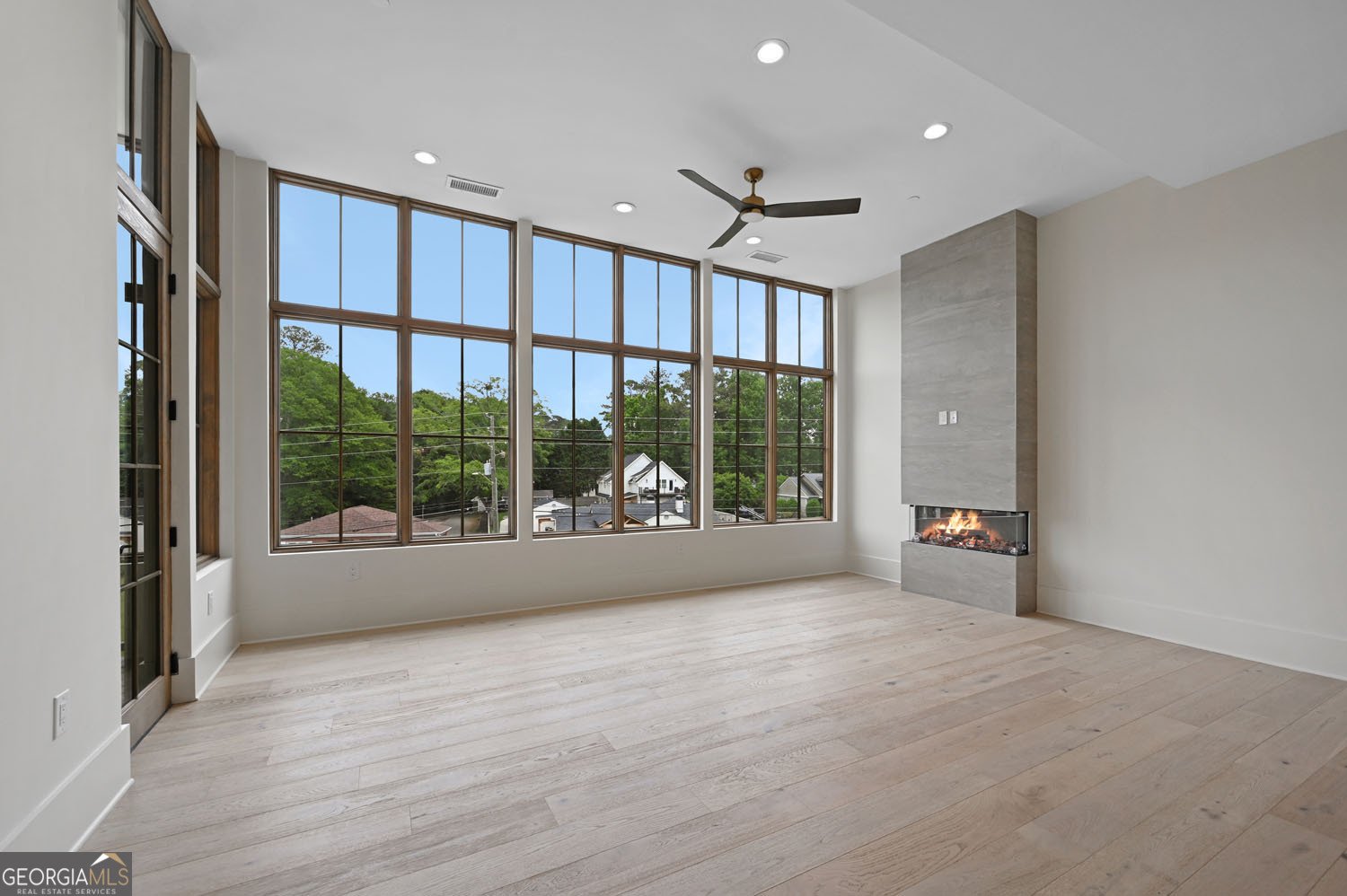 8200 Main Street Woodstock - 2