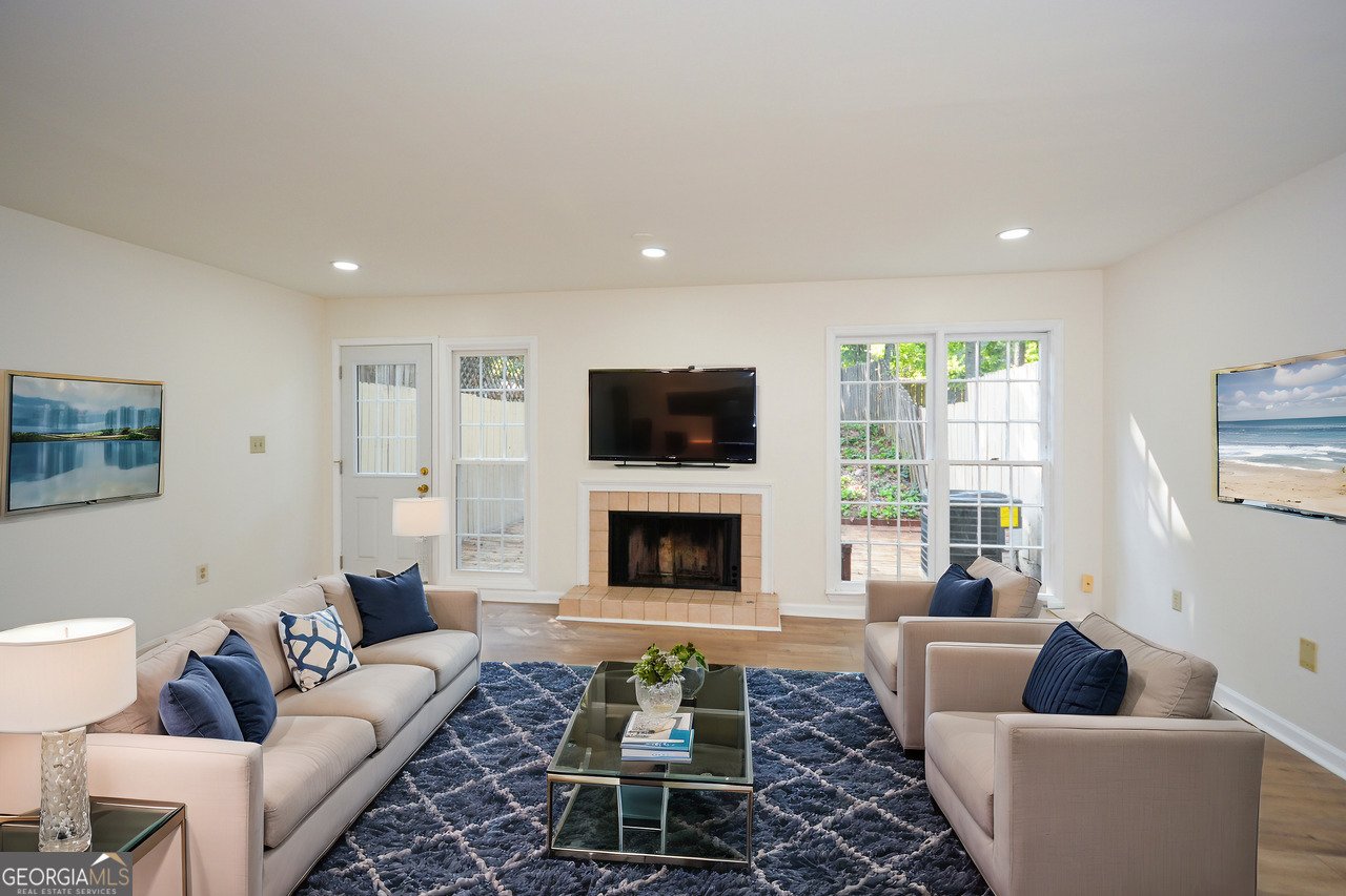 1666 Paddlewheel Drive Marietta - 44
