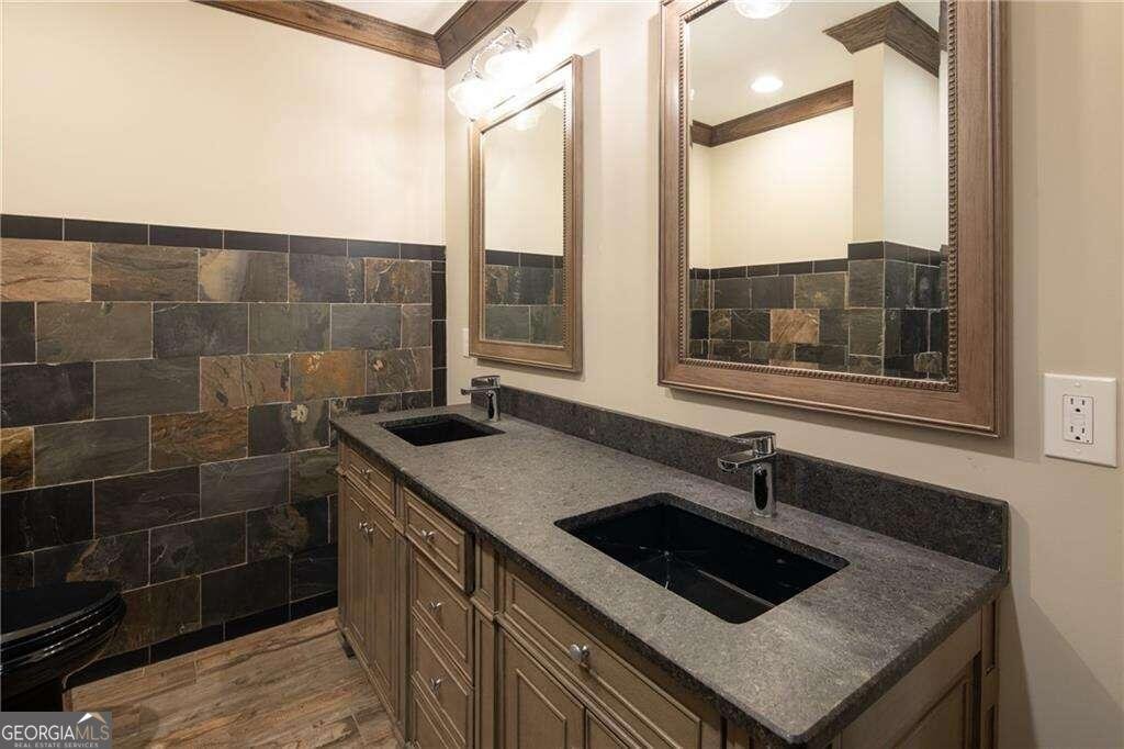 858 MIDDLE FORK Trail Suwanee - 27