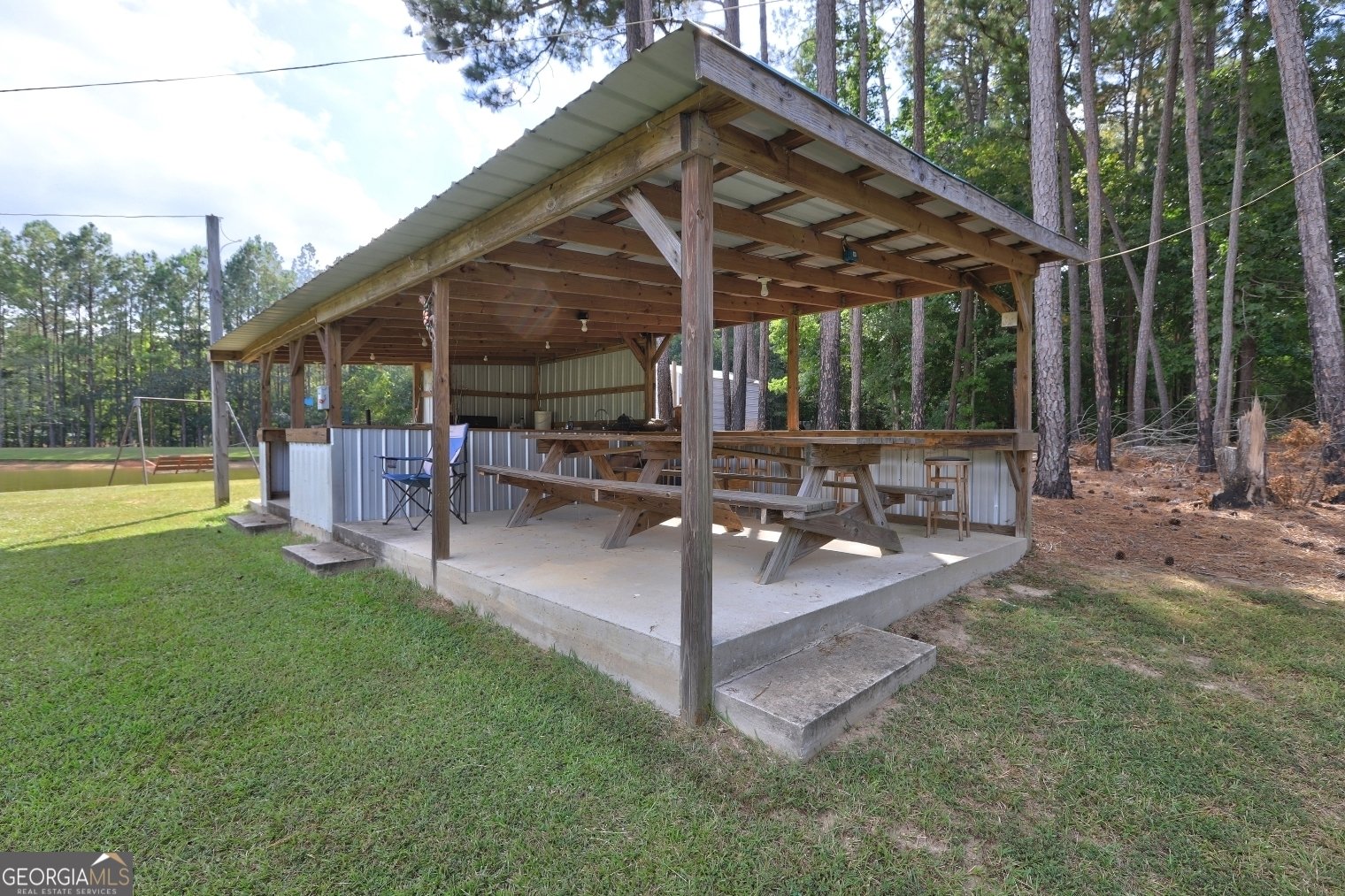 218 City Pond Road Barnesville - 56
