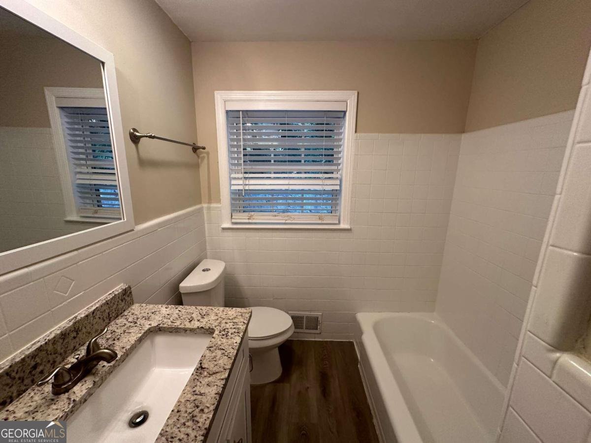 3207 Cloverhurst Drive East Point - 8