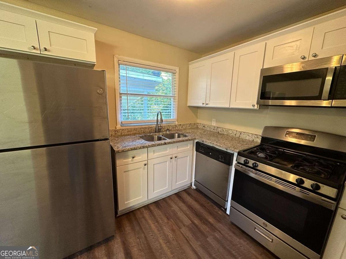 2213 Westover Drive East Point - 4
