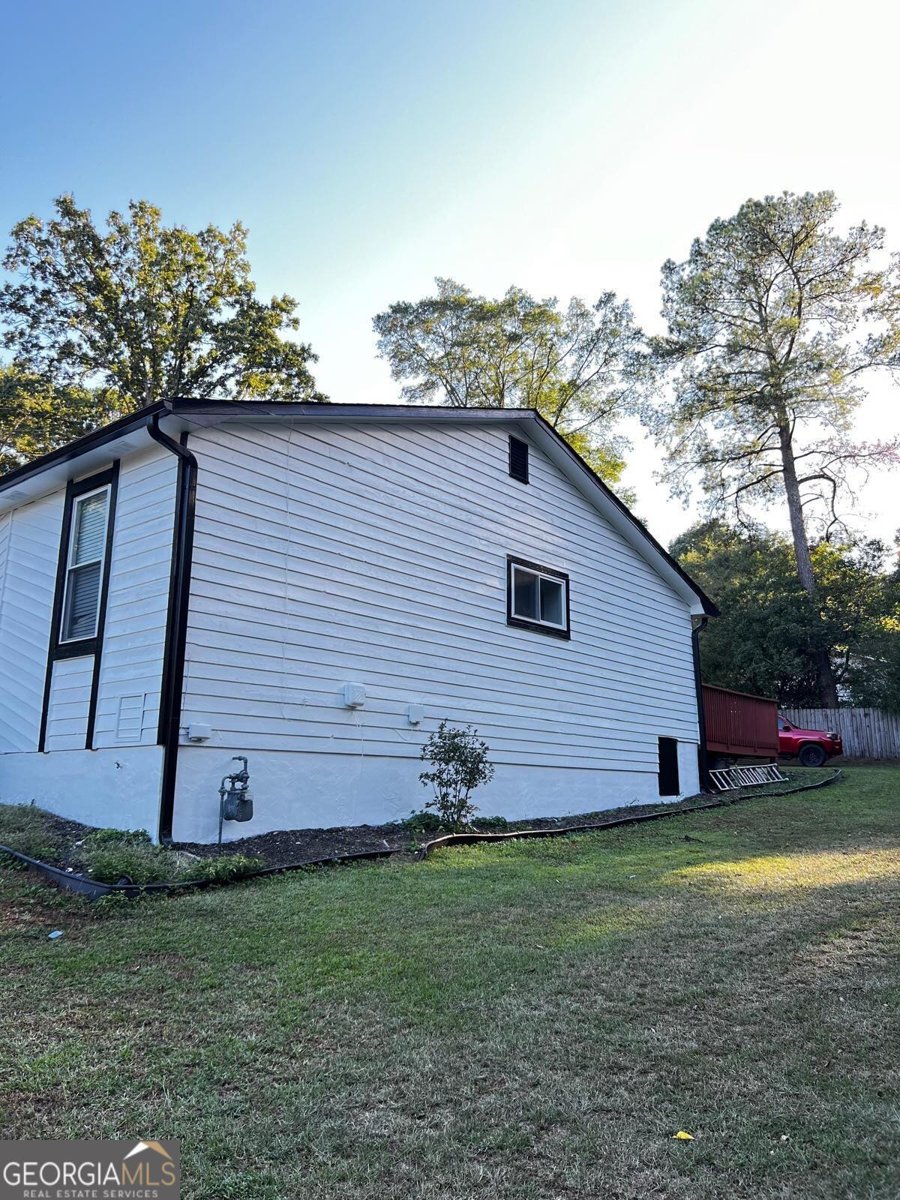 4907 Wycliffe Dr Sw Stone Mountain - 33