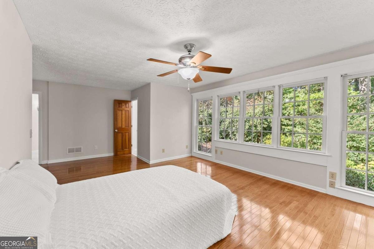 5775 Lakeshore Drive Buford - 23