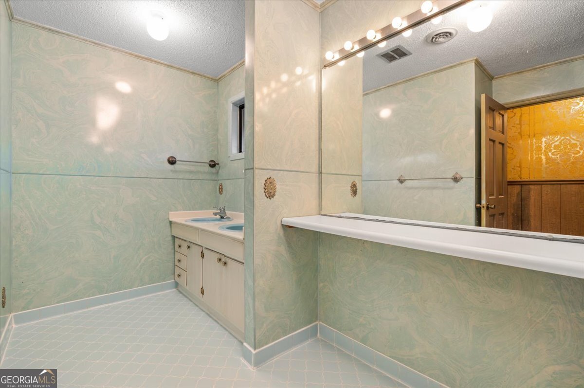 2066 Cherokee Street Waycross - 41