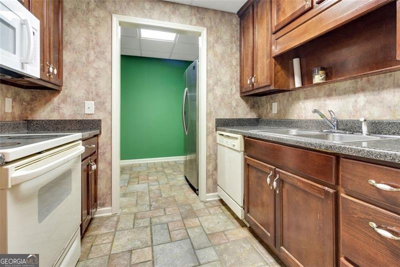 3240 SOMERSET Court Conyers - 19