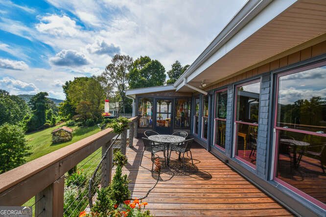 684 Grandview Avenue Mount Airy - 17