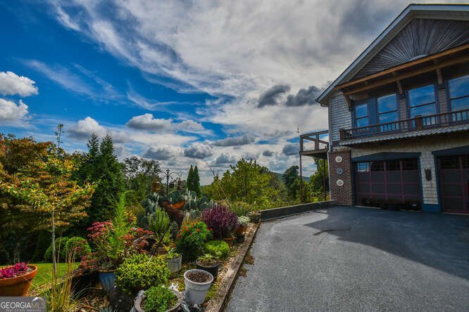 684 Grandview Avenue Mount Airy - 47