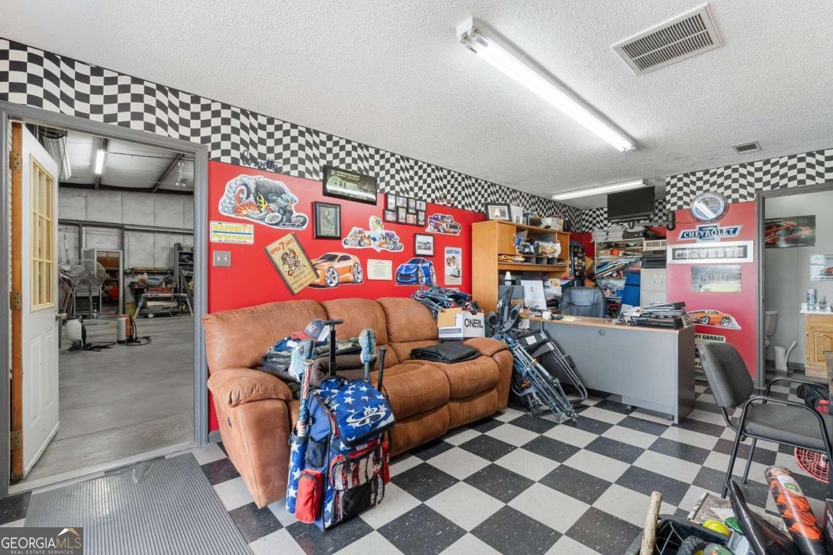 375 Dasher Street Lyons - 85
