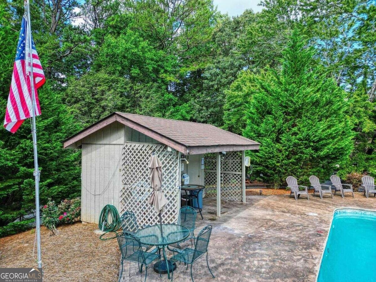 251 Shakespeare Drive Clayton - 33
