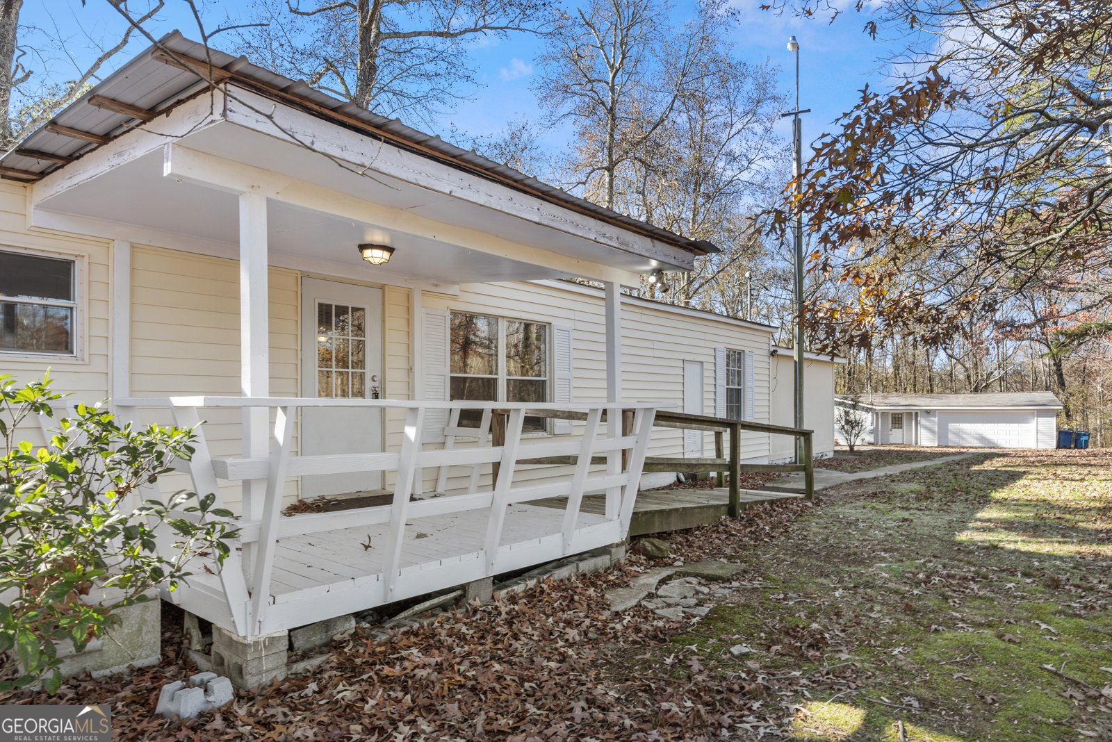 905 Adams Duncan Road Hull - 1