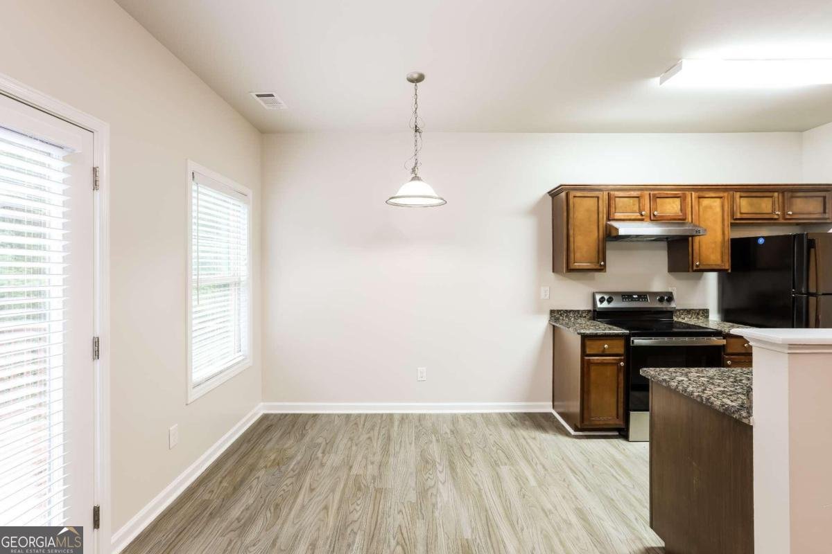6393 Shadow Square Lithonia - 6