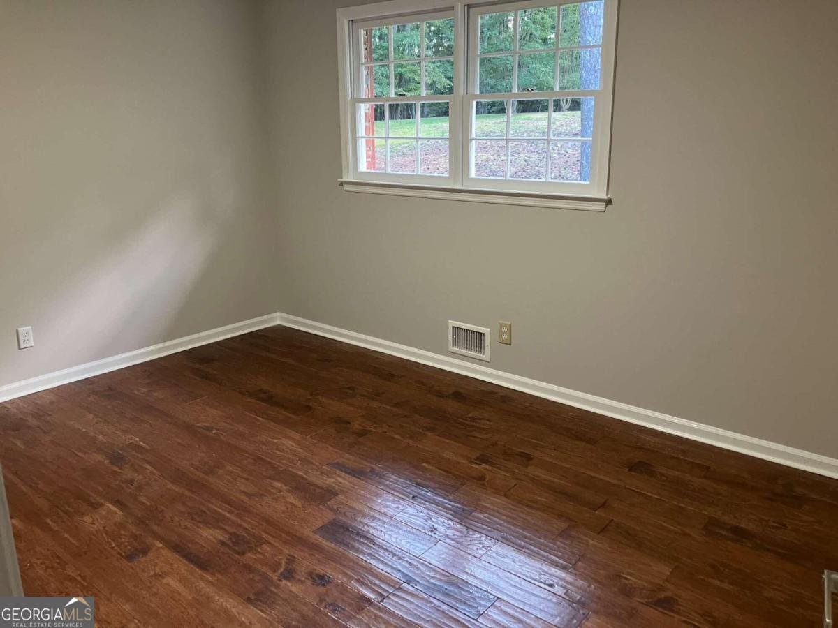 1078 Highway 92 Fayetteville - 24
