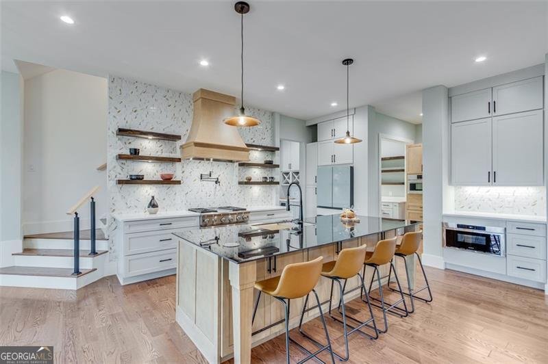 6106 BLUEWATER Boulevard Gainesville - 22