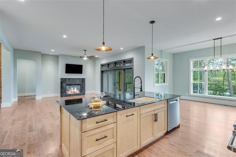 6106 BLUEWATER Boulevard Gainesville - 24
