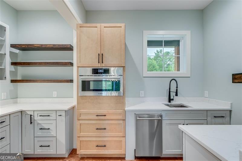 6106 BLUEWATER Boulevard Gainesville - 27