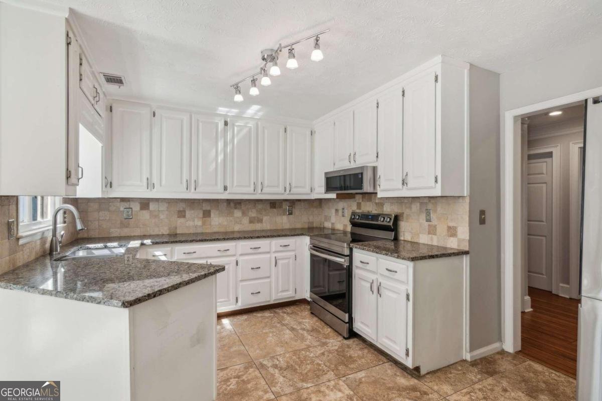 1210 Swan Mill Court Suwanee - 16