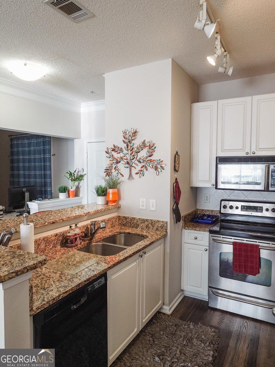 10 Perimeter Summit Boulevard Brookhaven - 12