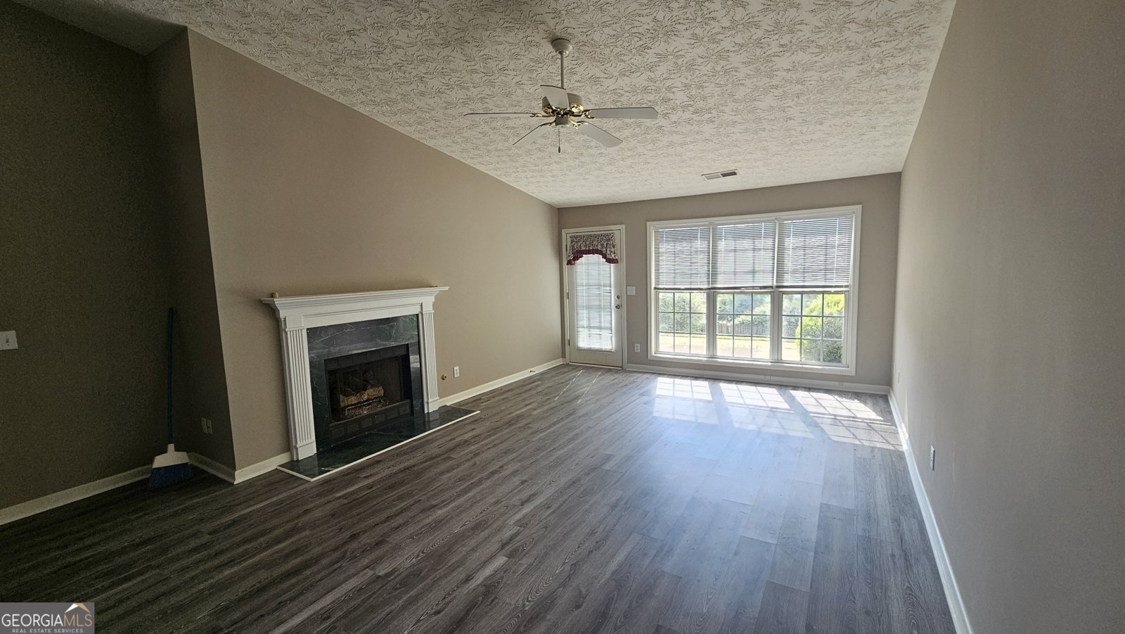 41 Ludwick Lane Lawrenceville - 12