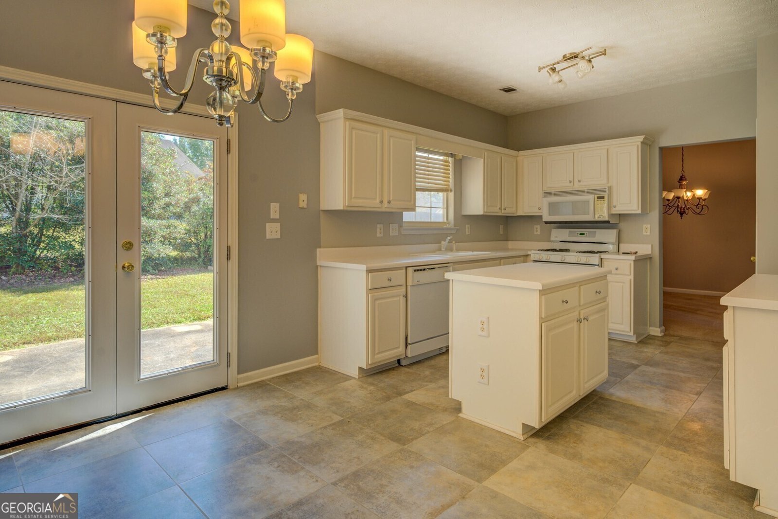 2404 Lake Cove Court Lithonia - 8
