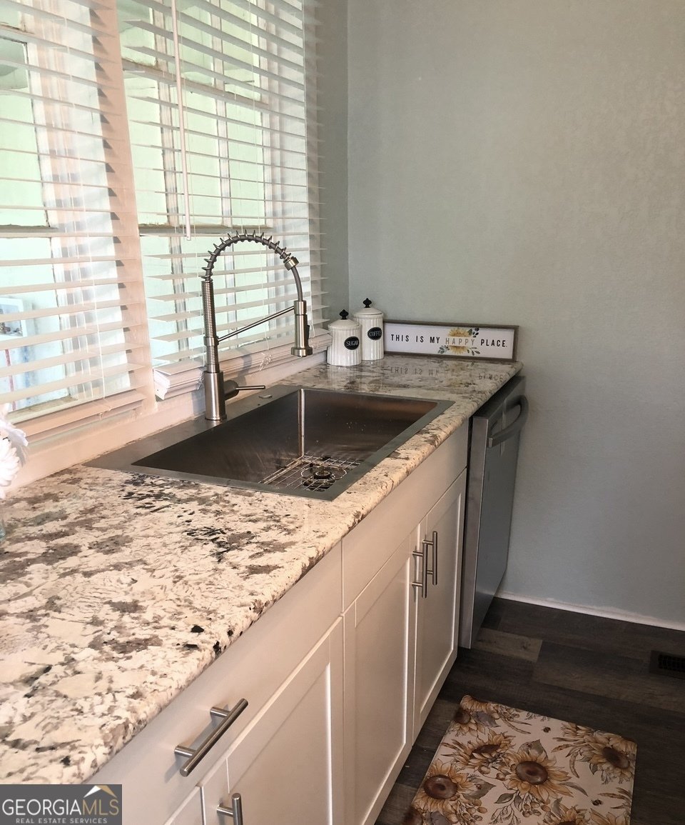 5415 Beulah Avenue Eastman - 42