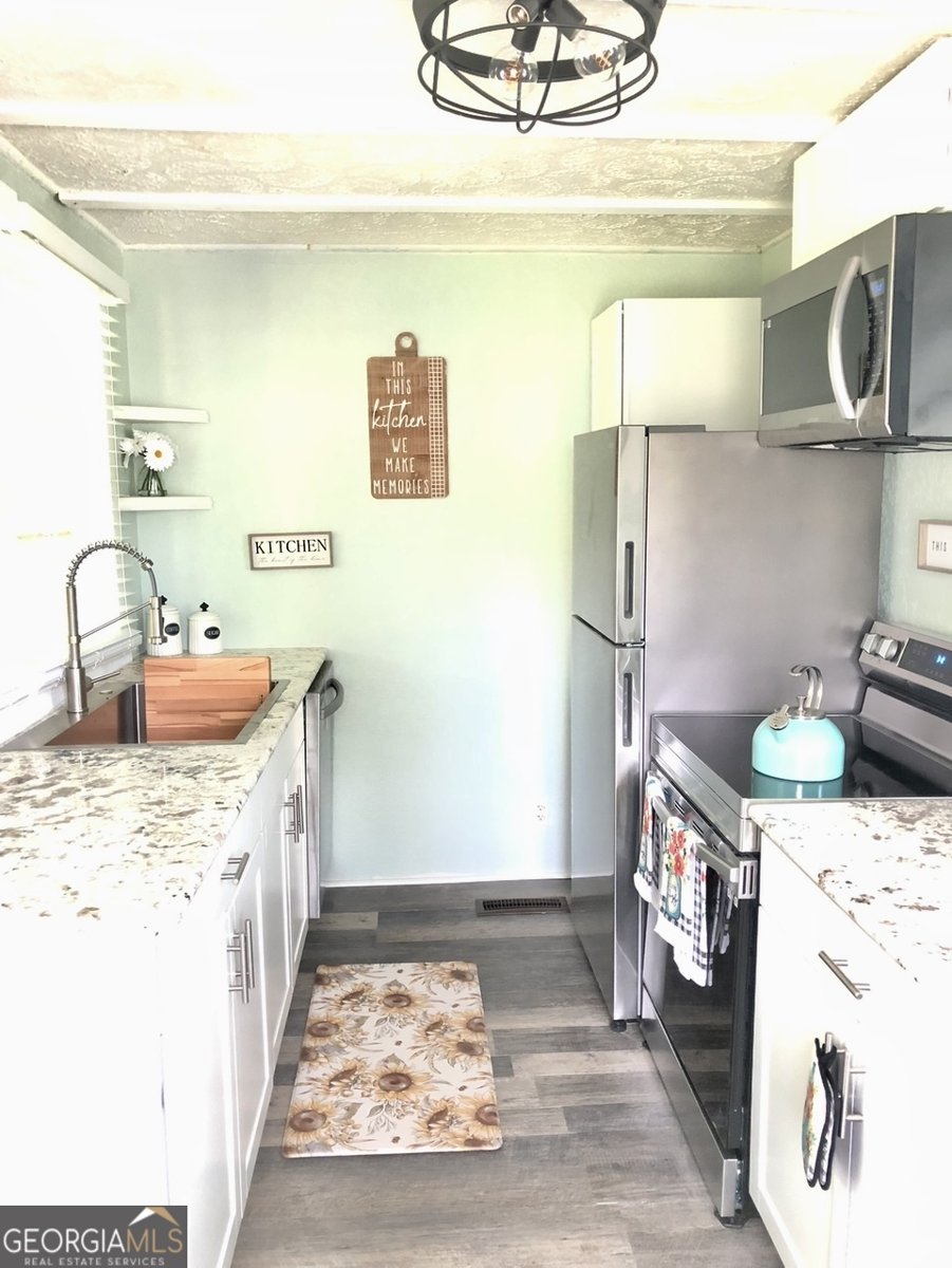 5415 Beulah Avenue Eastman - 5