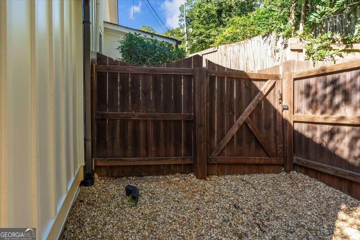 495 Woodlawn Avenue Athens - 24