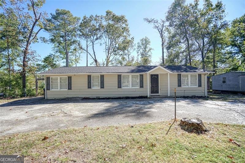 1092 ADRIAN Circle Conyers - 1