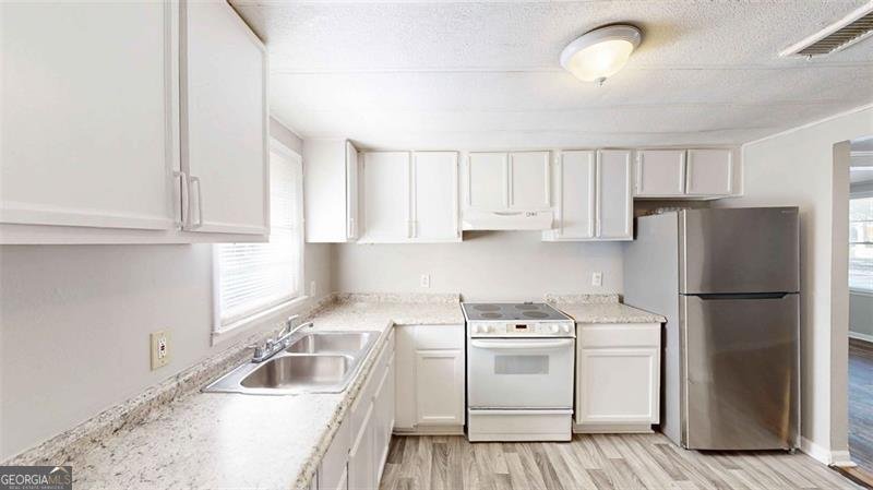 1092 ADRIAN Circle Conyers - 8