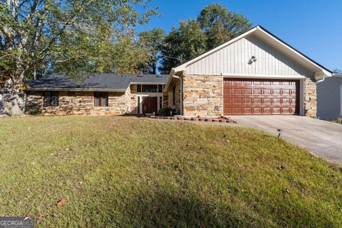 5934 DESHON Court Lithonia - 1