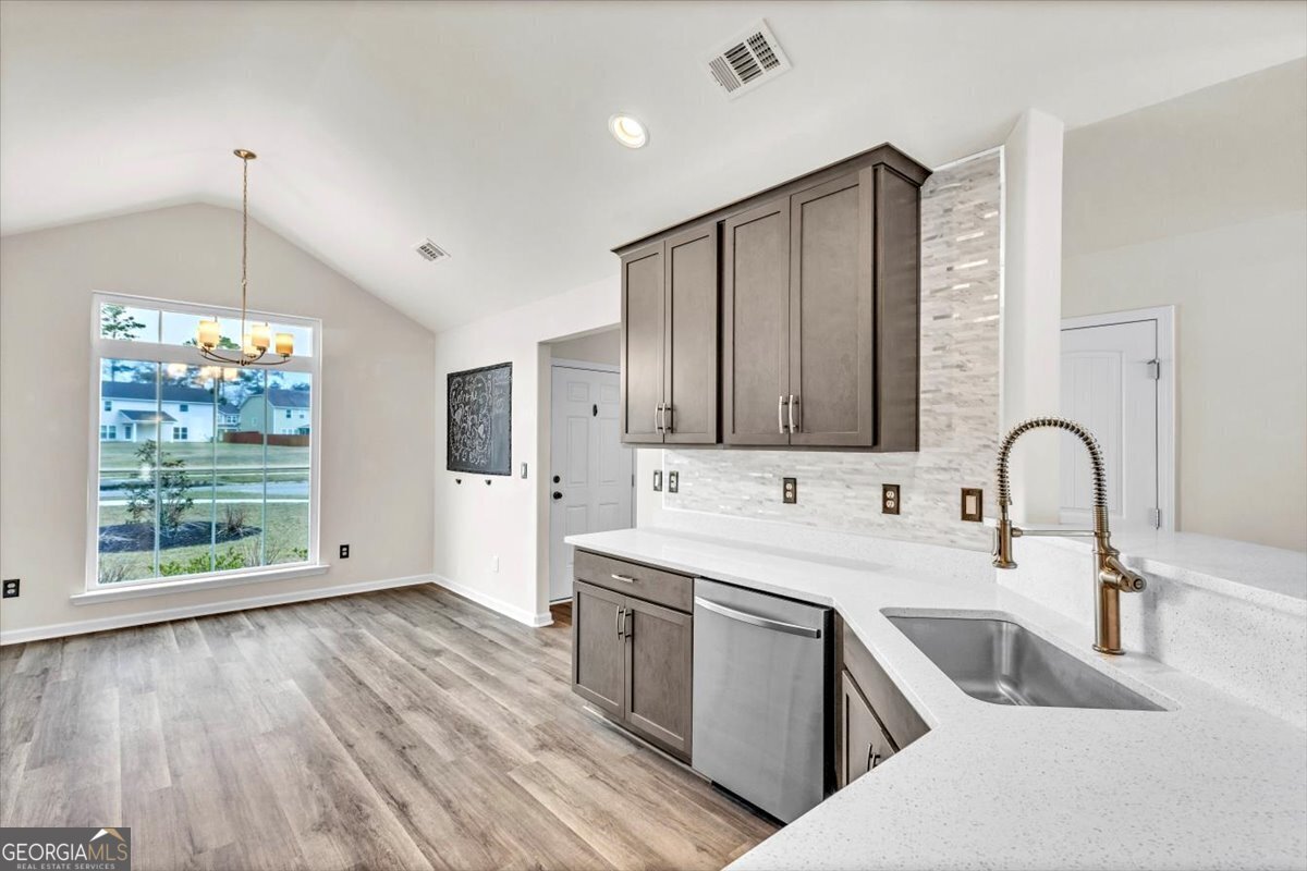 213 Acorn Drive Brunswick - 11