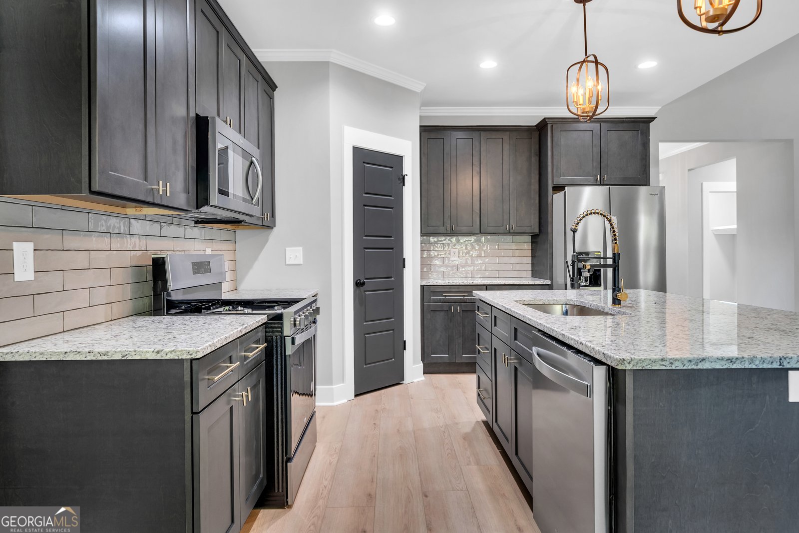 417 Lakeview Place Macon - 16