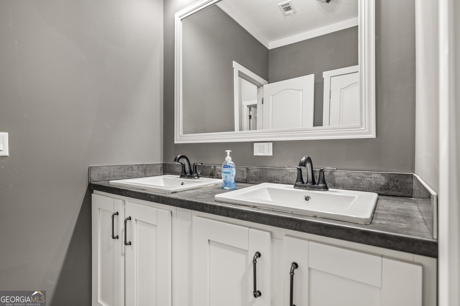 515 Cedar Drive Nicholson - 23