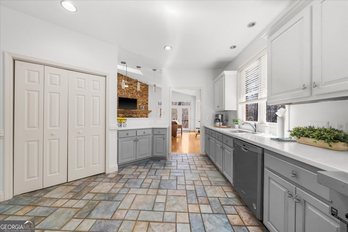6137 White Oak Drive Flowery Branch - 21
