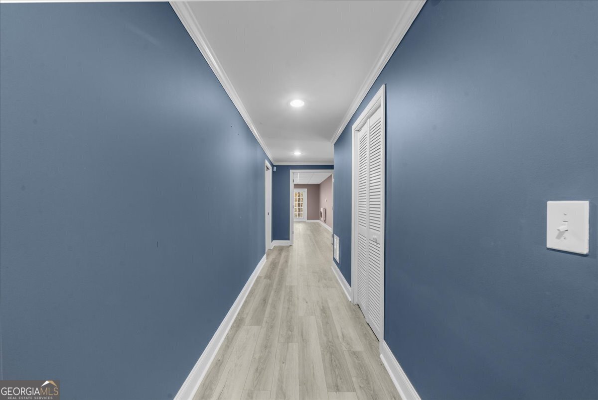 6137 White Oak Drive Flowery Branch - 43